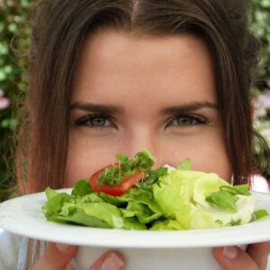 salad, plate, girl-3921790.jpg